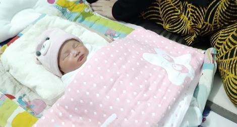 Em bé được sinh ra trên tàu cao tốc có tên Lê Hoàng Xuân Mai